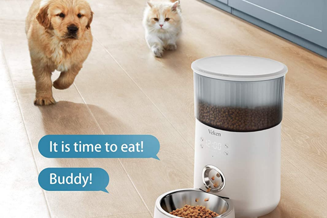 Veken Automatic Cat Feeder, 135oz/4L Dog Feeder Pet Food Dispenser with Programmable Timer, Portion Control 1-5 Meals Per Day, Dual Power Supply & Voice Recorder for Small to Medium Cats Dogs (White)